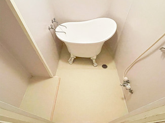 バスルームリフォーム スキマと凹凸を解消し、お手入れをしやすくした浴室の床