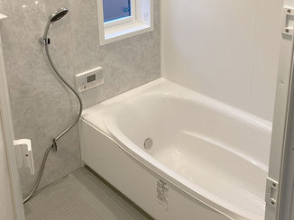バスルームリフォーム お掃除の楽さに特化した、シンプルで快適なバスルーム